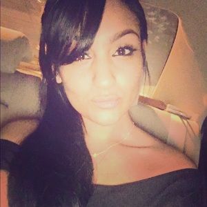 Meet your Posher, Melaniek from NYC MANHATTAN